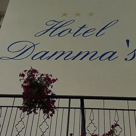 Damma's, Dipendenza Zamagna
